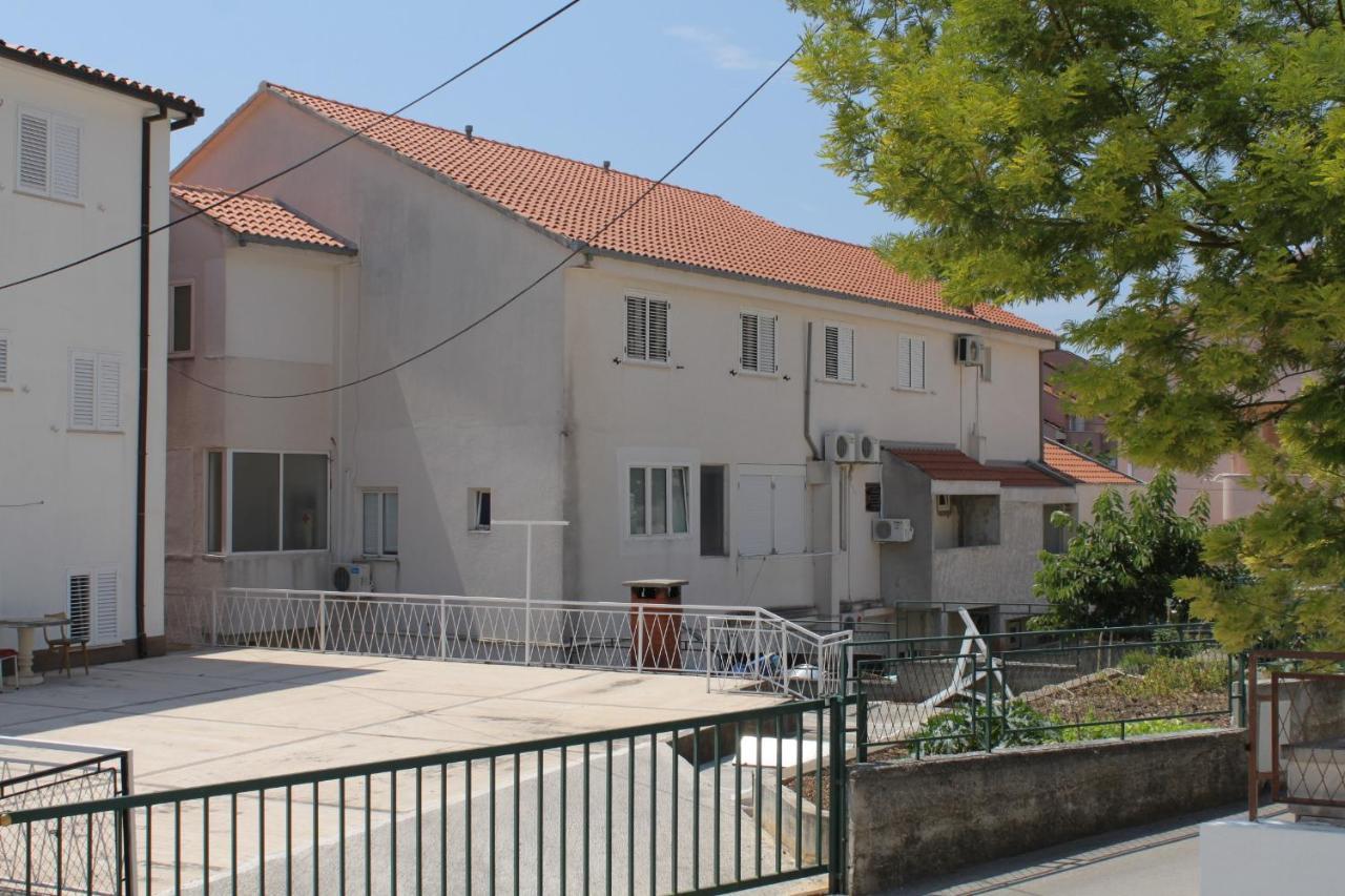 Apartments With A Parking Space Makarska - 6696 Exterior photo
