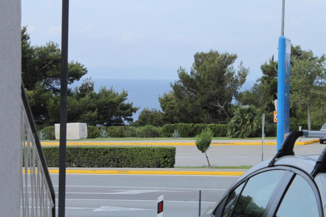 Apartments With A Parking Space Makarska - 6696 Exterior photo