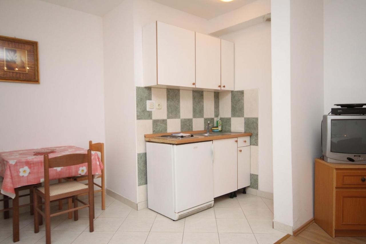 Apartments With A Parking Space Makarska - 6696 Exterior photo